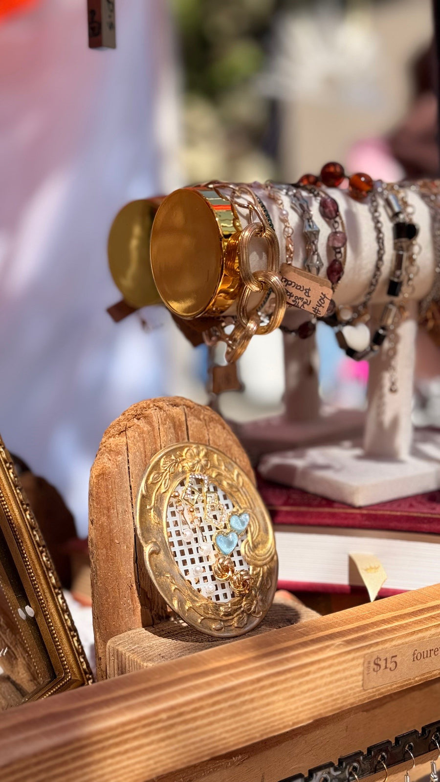 Earrings display